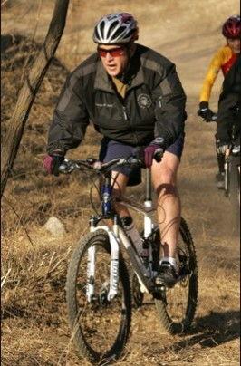 明星骑山地车,骑行山地车，展现运动魅力